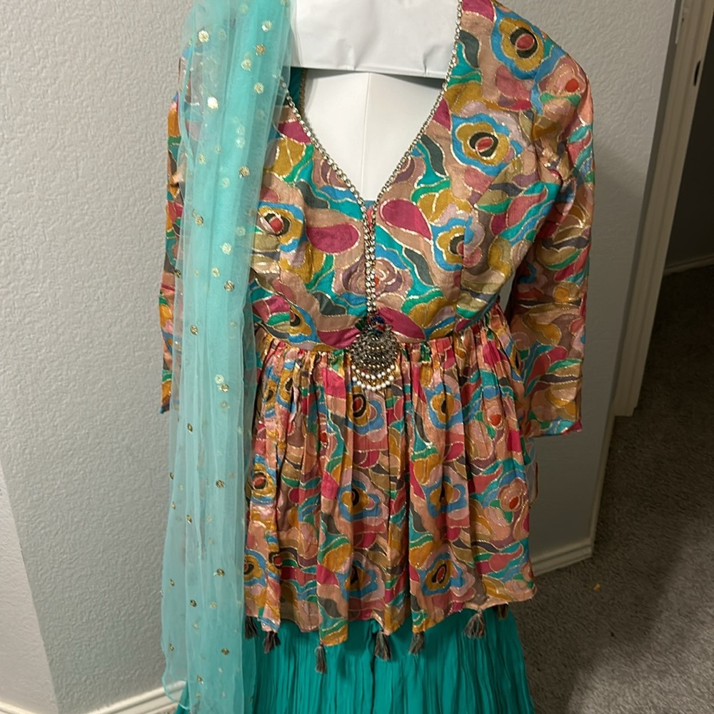 Kurta sharara ghagra  style pants pants in green multi color print duppatta XS-S
